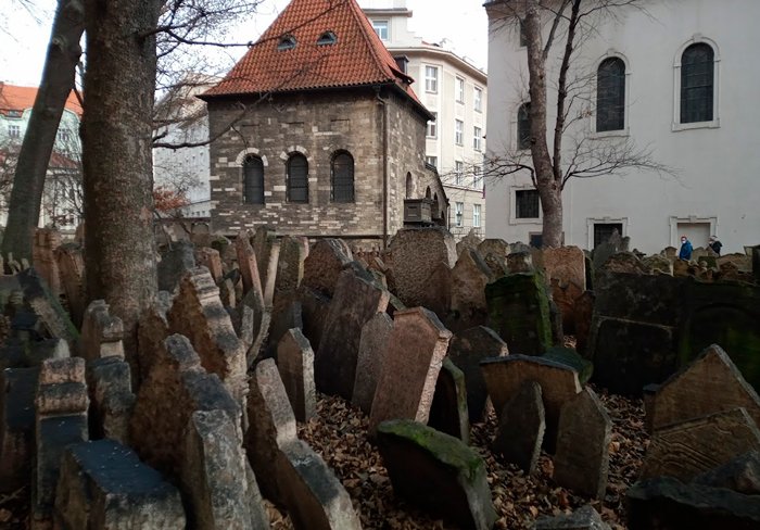 Cementerio y Casa Ceremonial