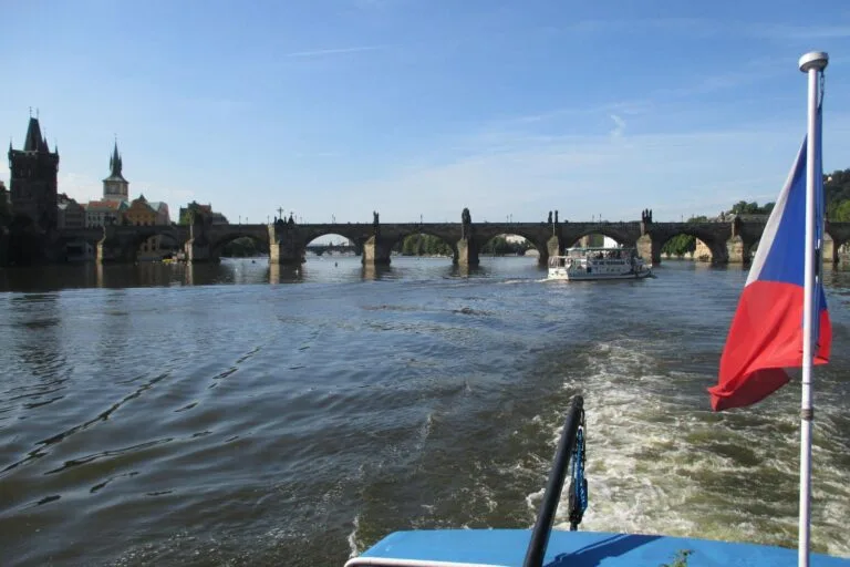 Paseo Barco Rio Praga