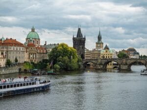 Paseo en Barco con Audioguia en Praga